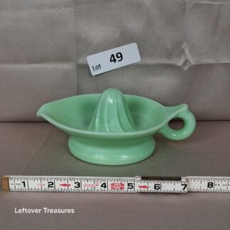 a49- vintage Jeannette Glass Jadeite citrus juicer