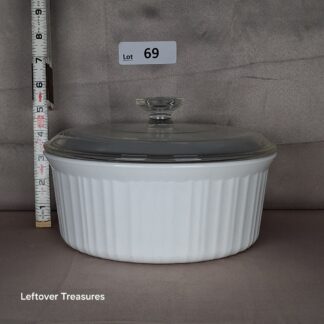 a69- vintage Corning Ware French White 2.5-quart round casserole dish