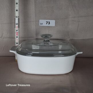a73- vintage Corning Ware casserole dish 2-liter