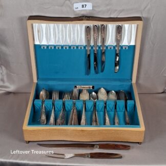 a87- vintage mixed white orchid Community silverplate flatware
