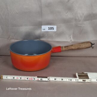 a105- vintage Descoware saucepan