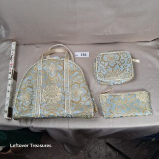 a136- vintage 1960s 3-piece vanity case set
