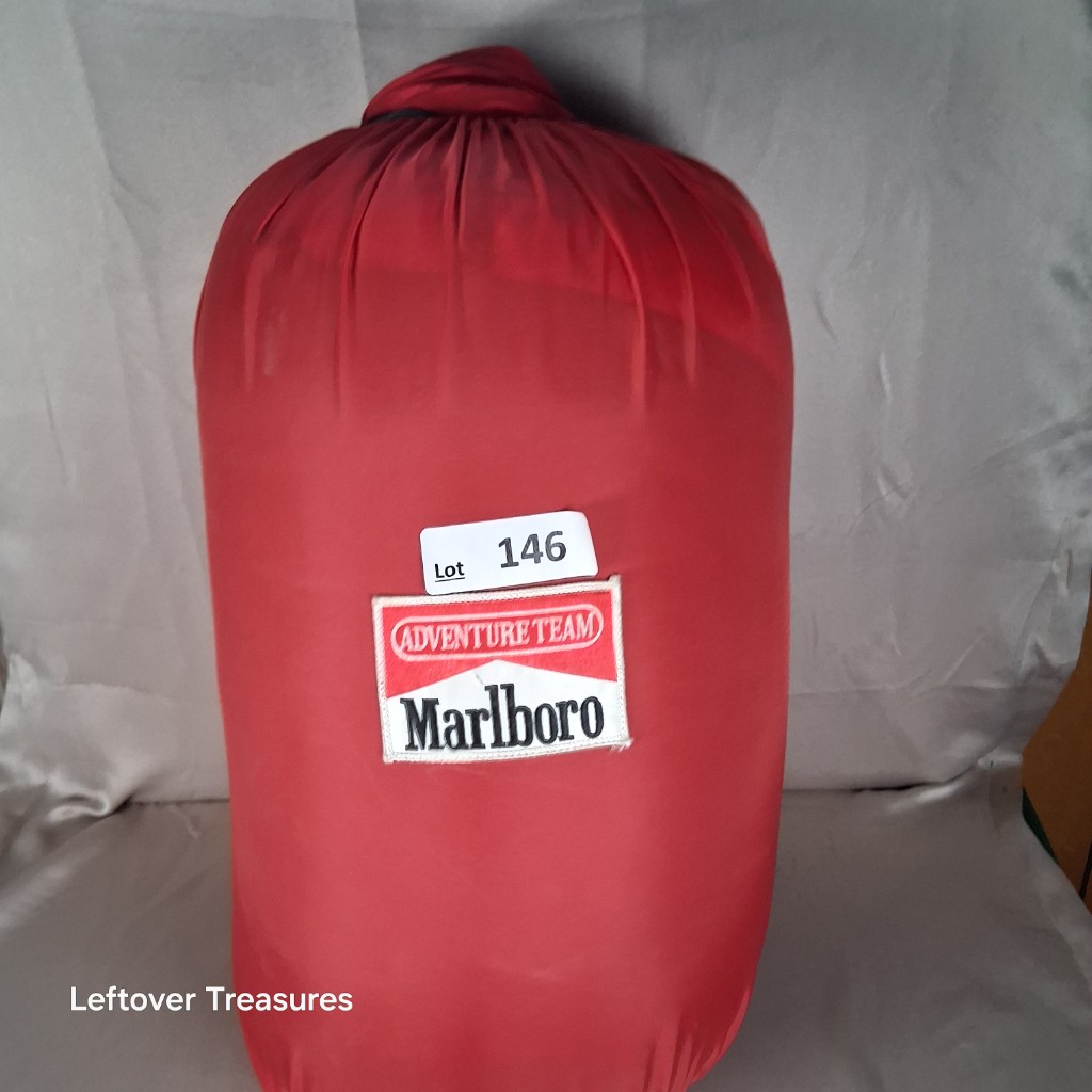 a146- vintage Marlboro Adventure Team sleeping bag - Image 3