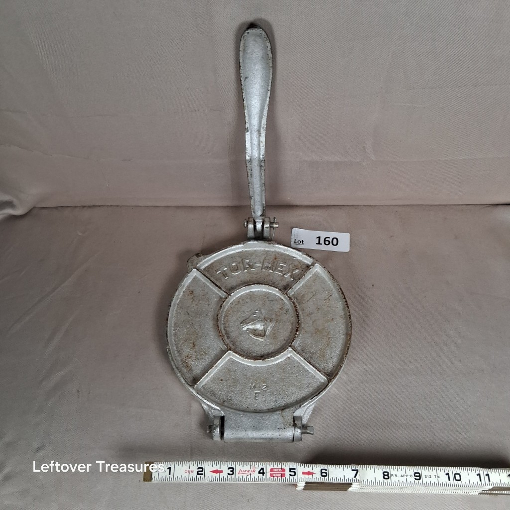 a160- vintage Tor-Mex cast aluminum tortilla press