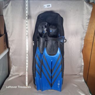 a169- Aqua Lung snorkeling flippers