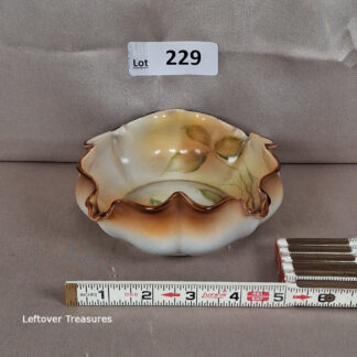 a229- vintage Noritake Japan ruffled nut or fruit bowl