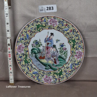 a283- vintage 10-inch Nora Fenton porcelain plates x2