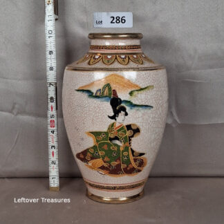 a286- antique Japanese satsuma vase