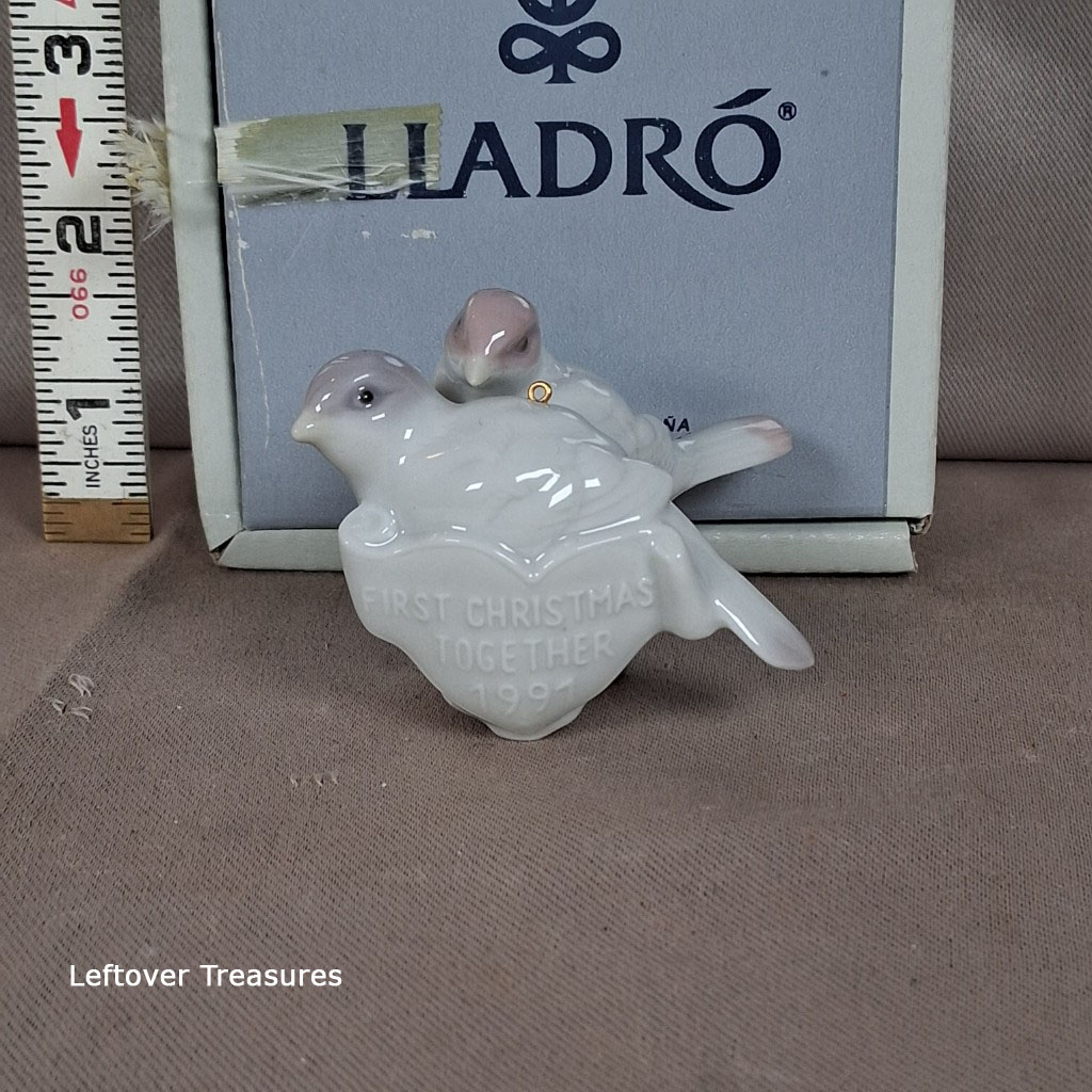 a293- Lladr? "First Christmas Together" 1991 Love Birds ornament - Image 2