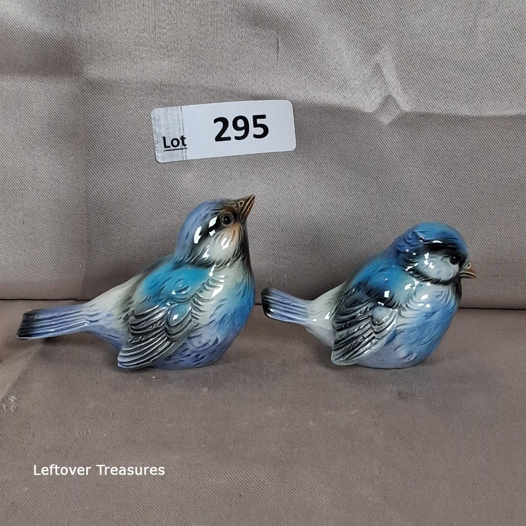 a295- blue vintage Goebel porcelain bird figurines - Image 3