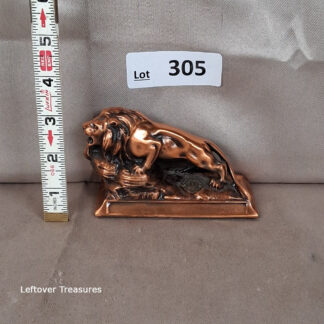 a305- vintage Lions Club International lion figure paperweight