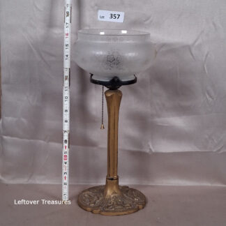 a357- antique-style brass table lamp
