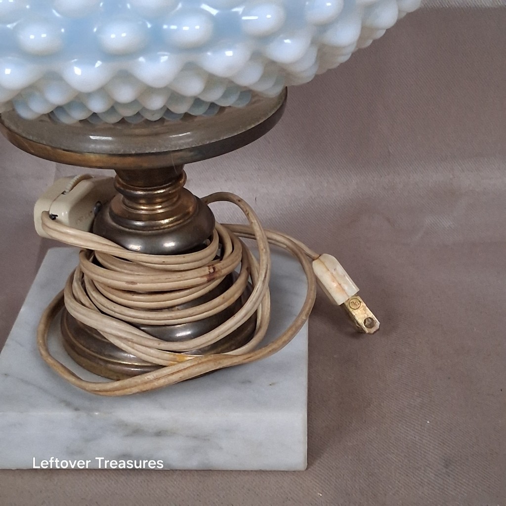 a361- vintage Fenton hobnail milk glass electric hurricane lamp - Image 2