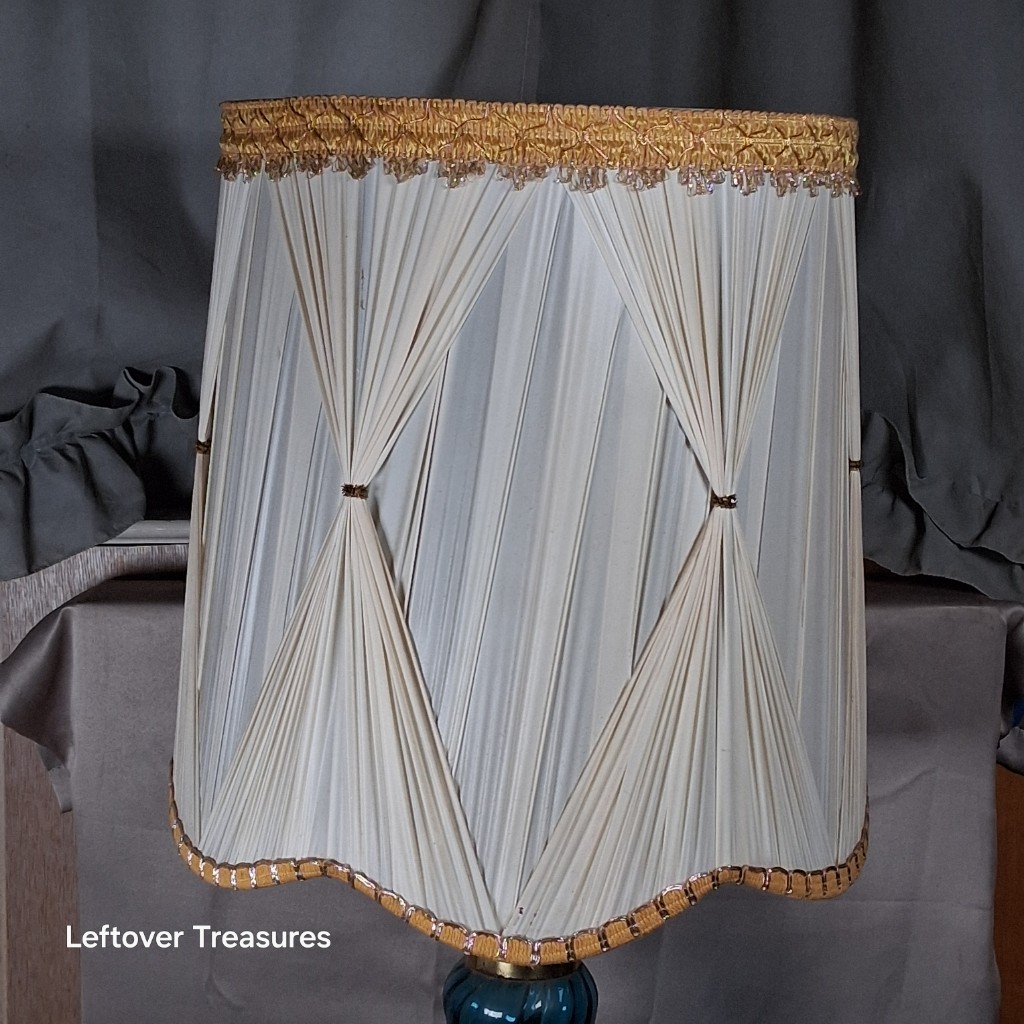 a363- vintage teal blue glass table lamp - Image 4