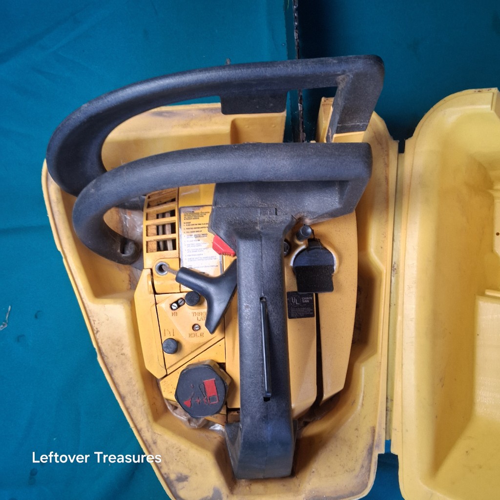 a369- vintage yellow McCulloch Power Mac 310 chainsaw - Image 3
