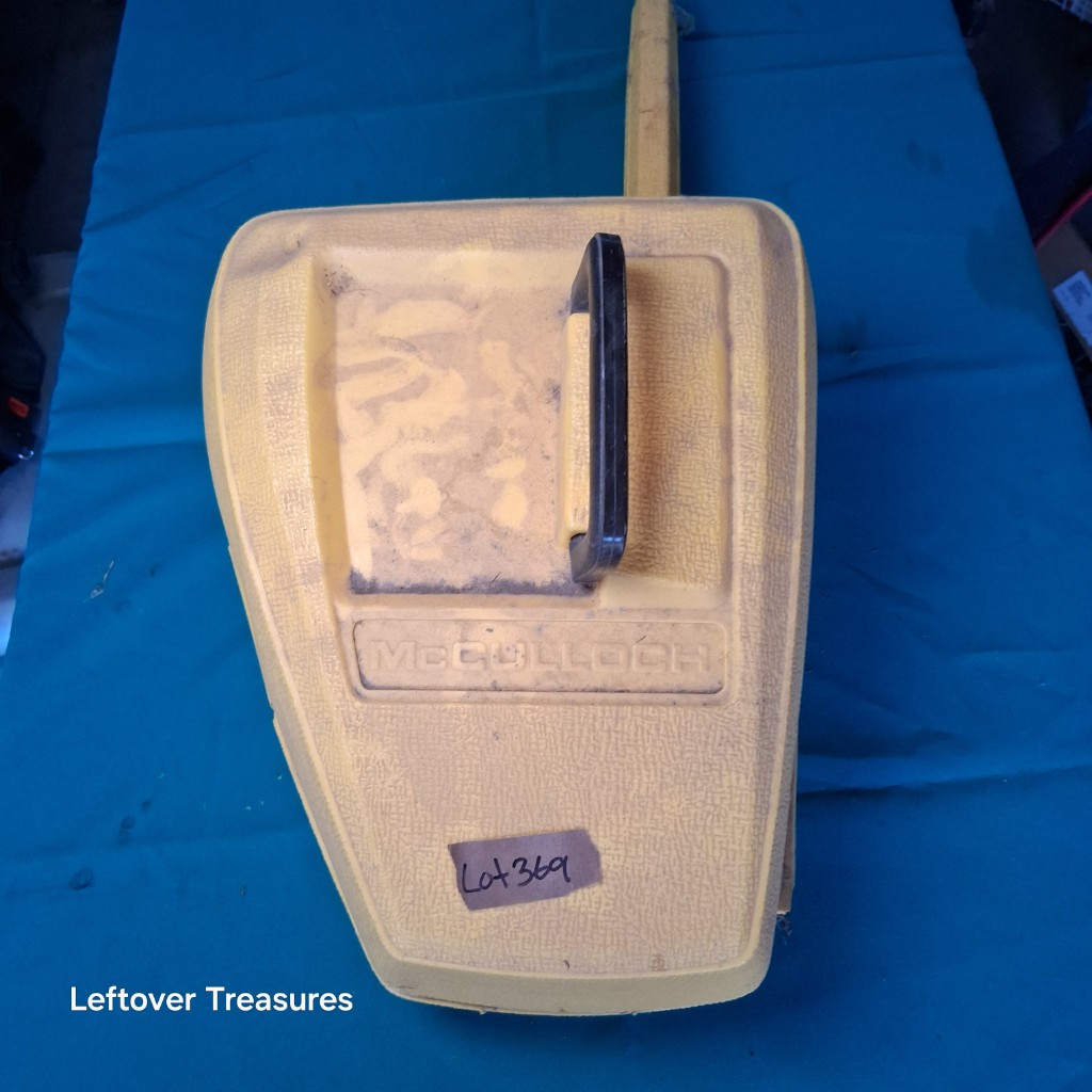 a369- vintage yellow McCulloch Power Mac 310 chainsaw - Image 4