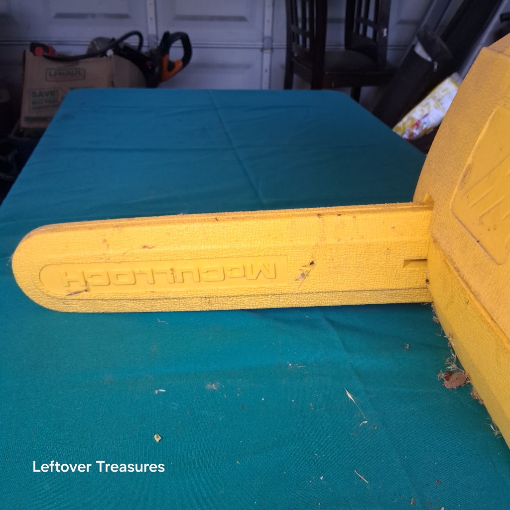 a369- vintage yellow McCulloch Power Mac 310 chainsaw - Image 5