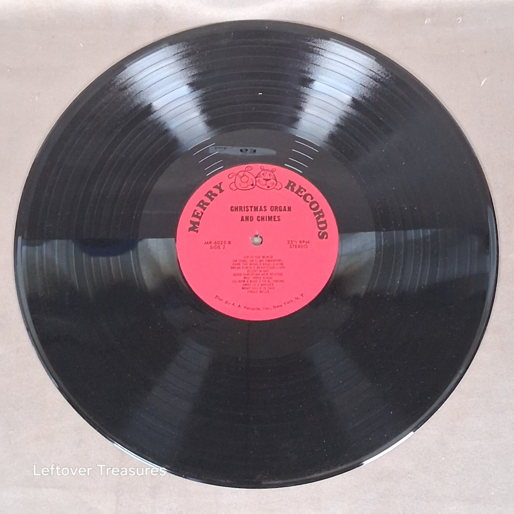 c63- Christmas Organ and Chimes LP AA Merry Records - Image 3