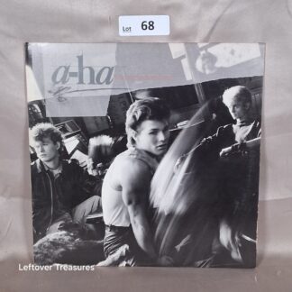 c68- a-ha Hunting High and Low LP