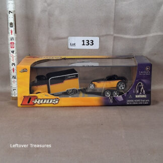 c133- Jada Toys D-Rods 1:64 Scale Ford COE Box Truck & '34 Ford Hard Top Trailer Set NIB