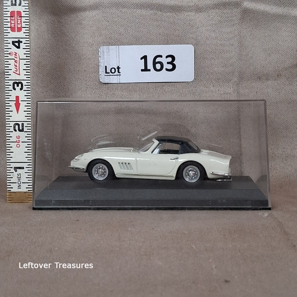 c163- Vintage Ferrari 275 GTS/4 NART Spider White Black Hardtop 1:43 Diecast Case