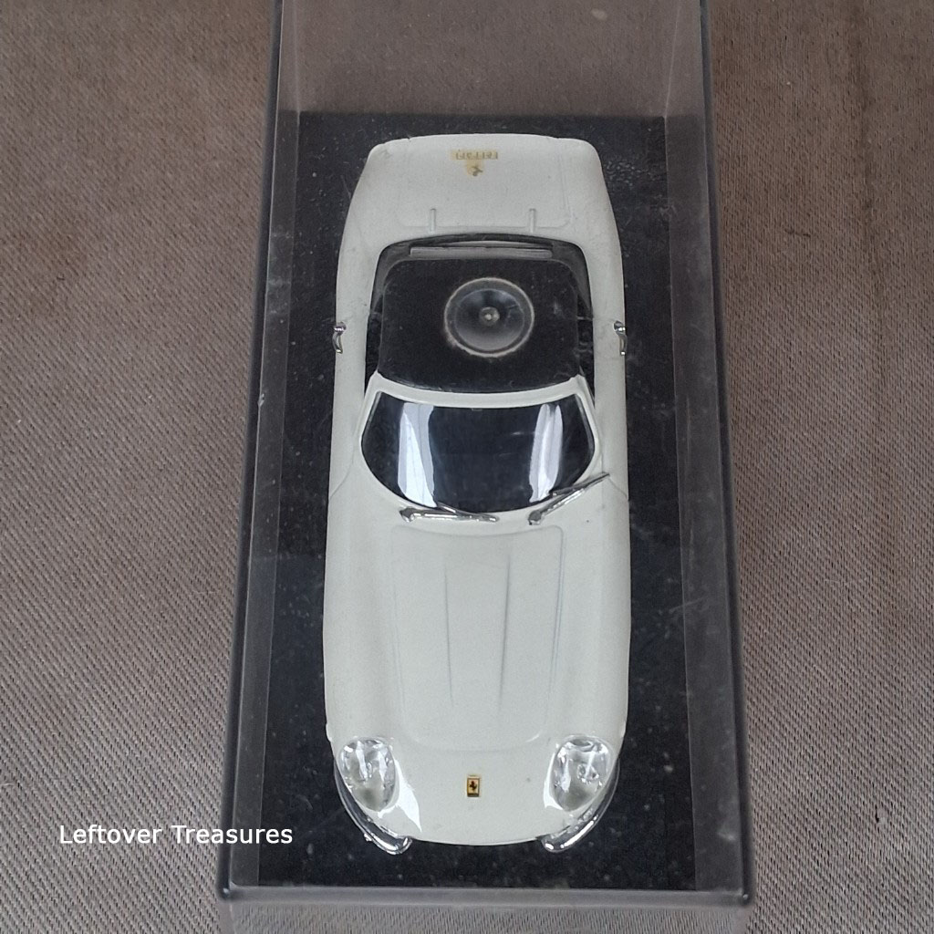 c163- Vintage Ferrari 275 GTS/4 NART Spider White Black Hardtop 1:43 Diecast Case - Image 2