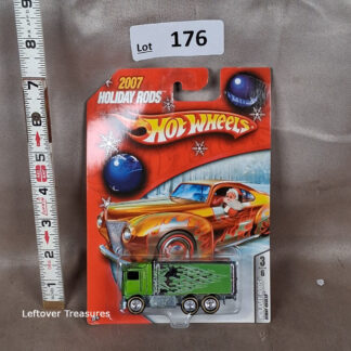 c176- Hot Wheels 2007 Holiday Rods Hiway Hauler Metallic Green Flames Truck 3/6 NIP