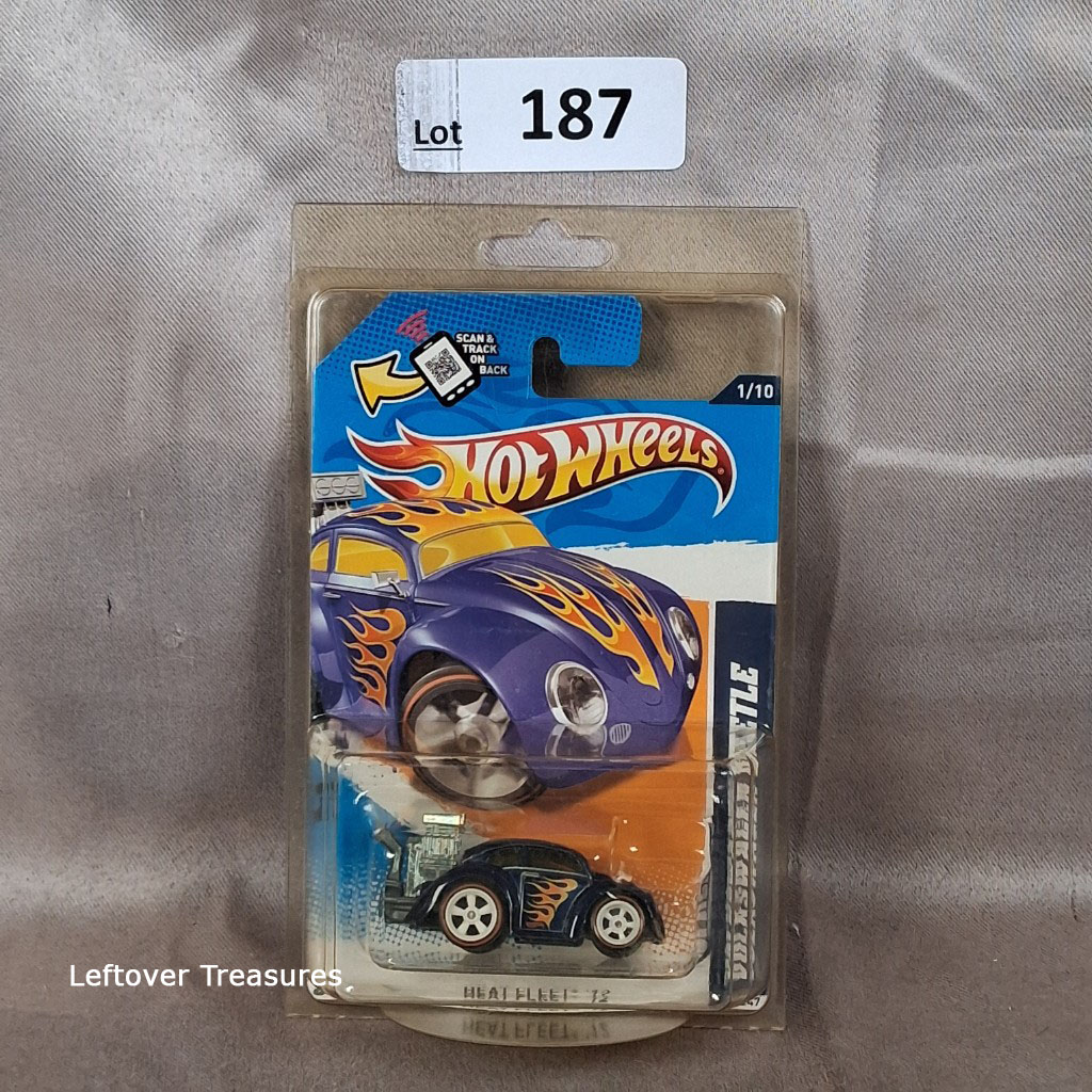 c187- Hot Wheels Heat Fleet Volkswagen Beetle Drag Bug Black Flames 1:64 NIP