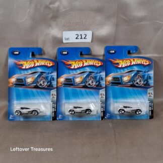 c212- Hot Wheels 2004 Final Run Series Cat-A-Pult White Retirement Duplicates Lot x2