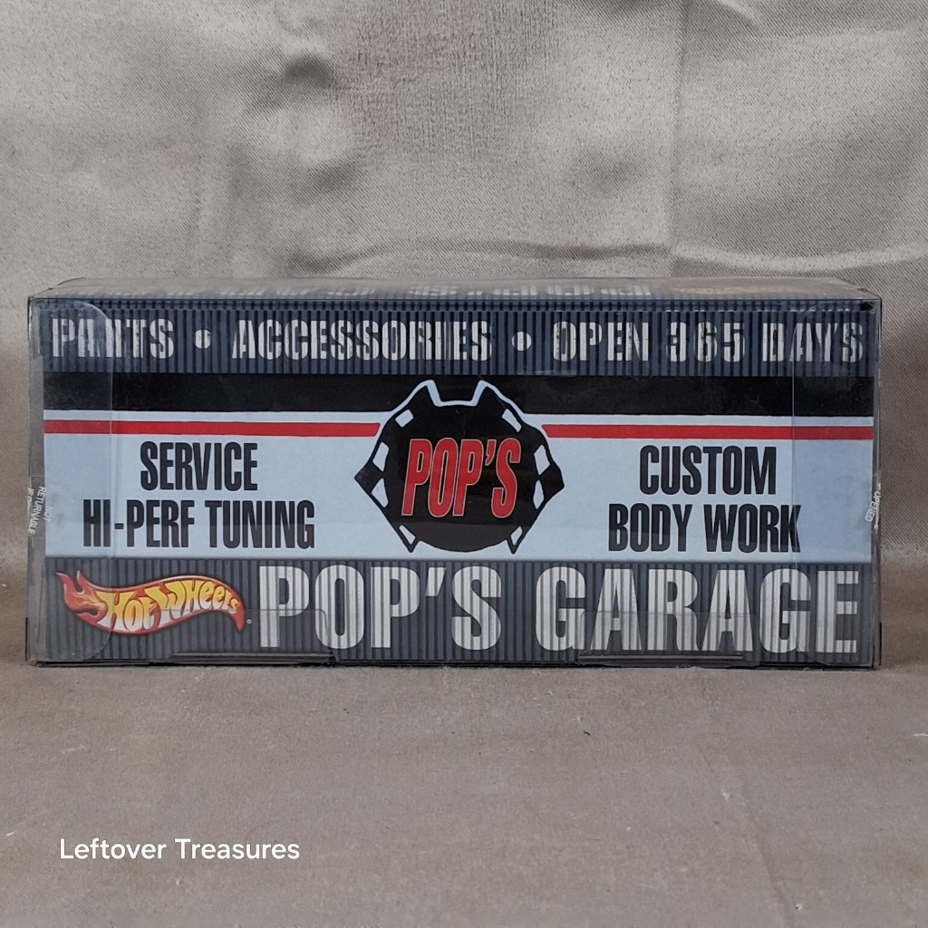 c252- Hot Wheels Showcase Pop's Garage 4-Car Diorama Set Custom Body Work Box NIB - Image 4