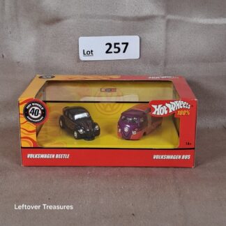 c257- 100% Hot Wheels 40th Anniversary VW Beetle & Volkswagen Bus 2-Car Set NIB