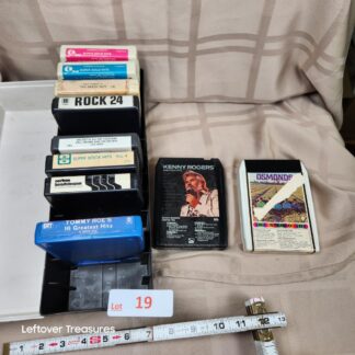 e19- 8 Track Collection with case. Kenny Rogers