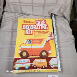 e27- Wilton Van Cake Kit