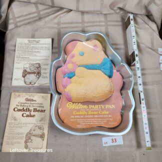 e33- Wilton Cuddly Bear Cake