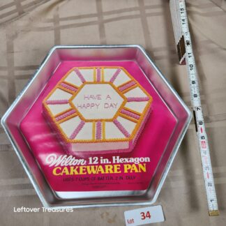 e34- Wilton 12in Hexagon Cakeware Pan