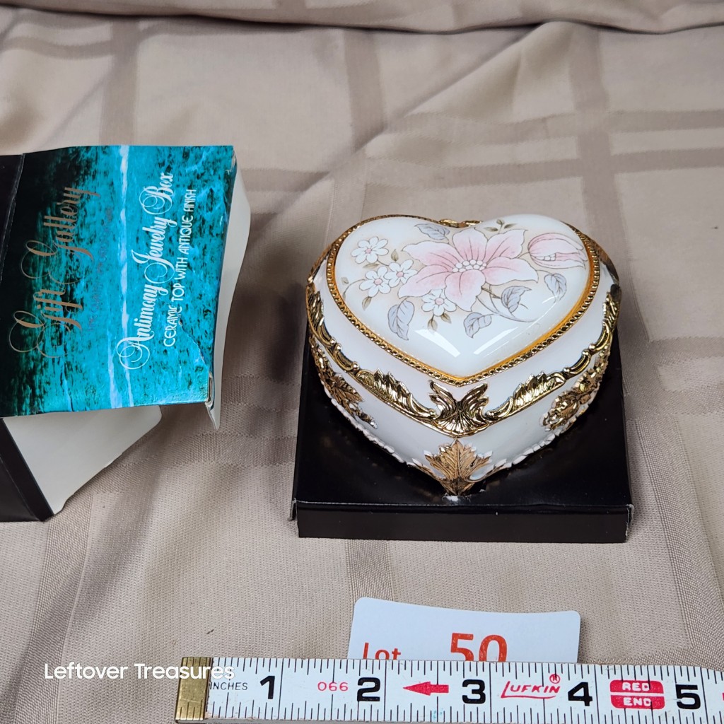 e50- Vintage Trinket Box w/ Box