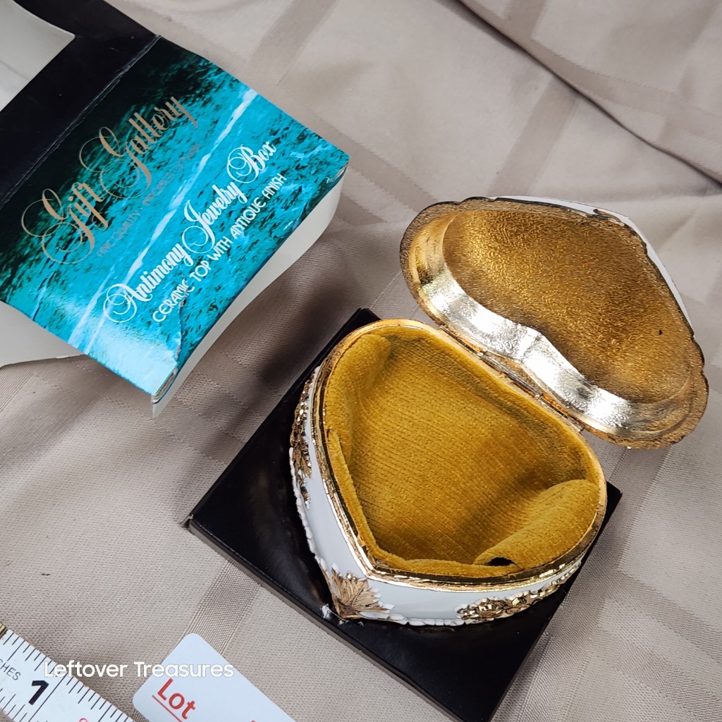 e50- Vintage Trinket Box w/ Box - Image 2