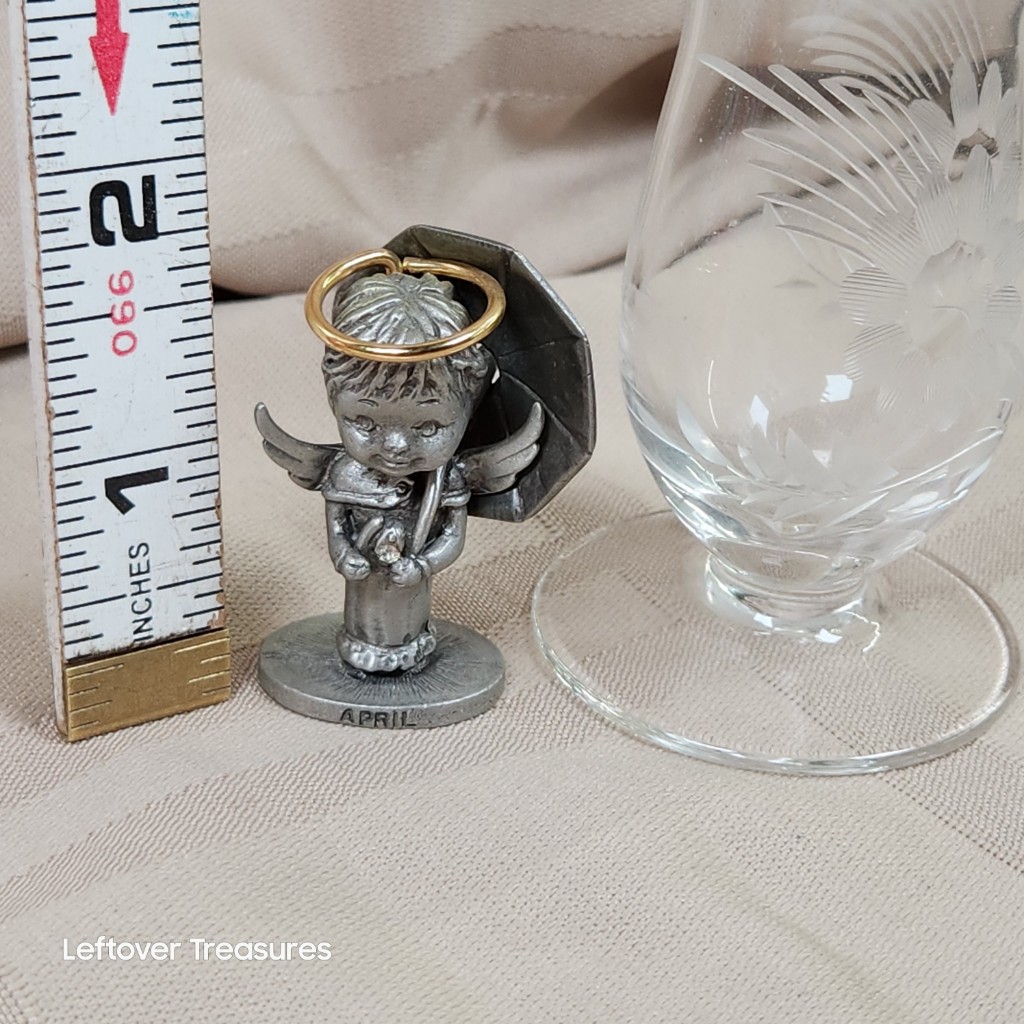 e57- April Angel Pewter Figurine. Vase. Angel - Image 2