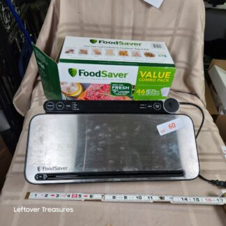 e60- Food Saver Model VS3180 w/ bags
