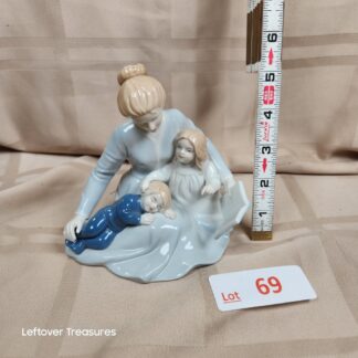 e69- vintage Avon A Mothers Touch