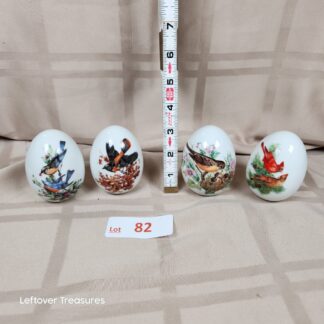 e82- Avon vintage set of 4 porcelain Four Seasons decorative eggs