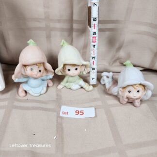 e95- vintage Homco Pixie Lilies porcelain figurines