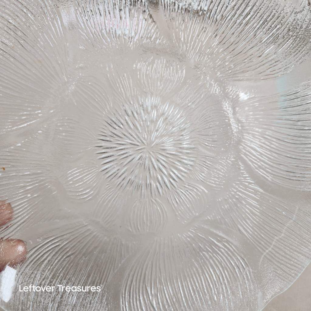 e106- Clear Glass Service Set - Image 3