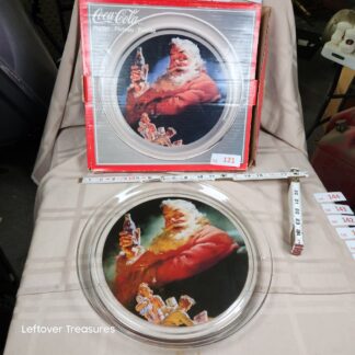 e121- 1993 Coca-Cola Christmas Santa Claus collectible glass plate