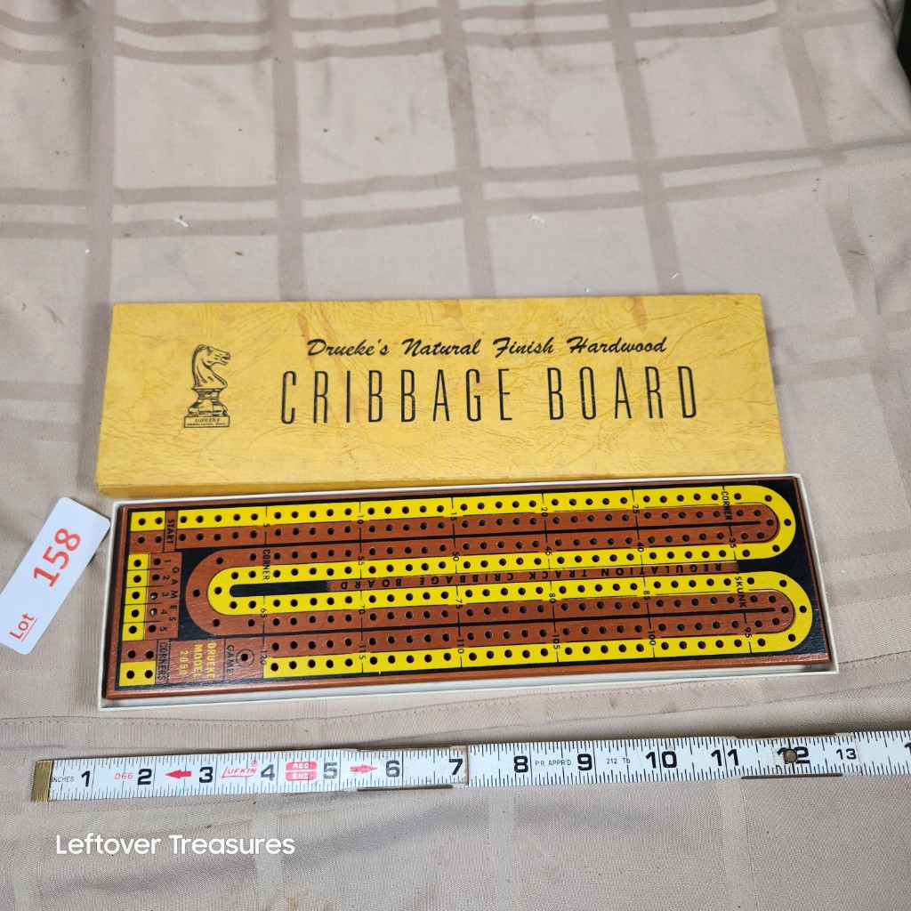 e158- vintage Druekes Natural Finish Hardwood Cribbage Board