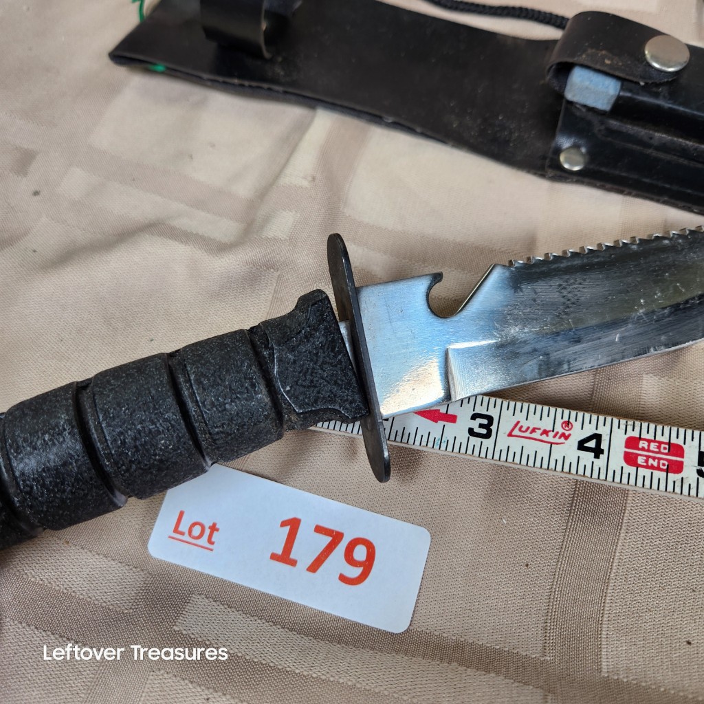 e179- camping knife. Needs repair - Image 2