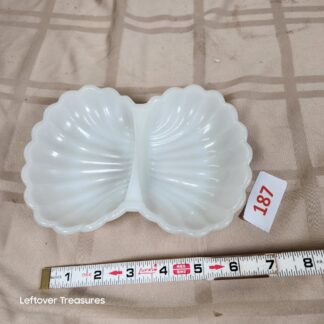 e187- vintage Avon white milk glass double-scalloped seashell