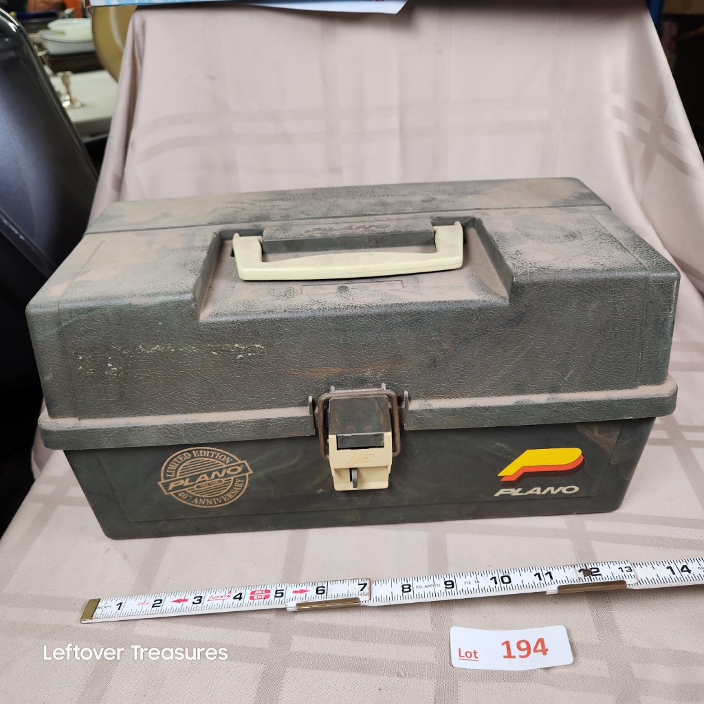 e194- vintage Plano Tackle Box