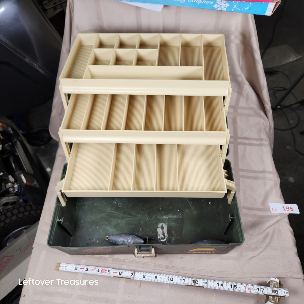 e194- vintage Plano Tackle Box - Image 2