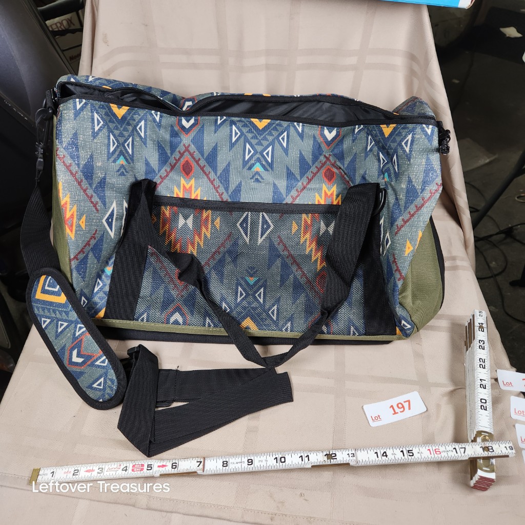 e197- Very Nice Tote Bag w/ Strap